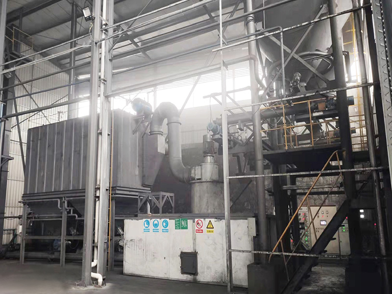 廣西(xi)大型(xing)石焦(jiao)油制(zhi)粉現(xian)場