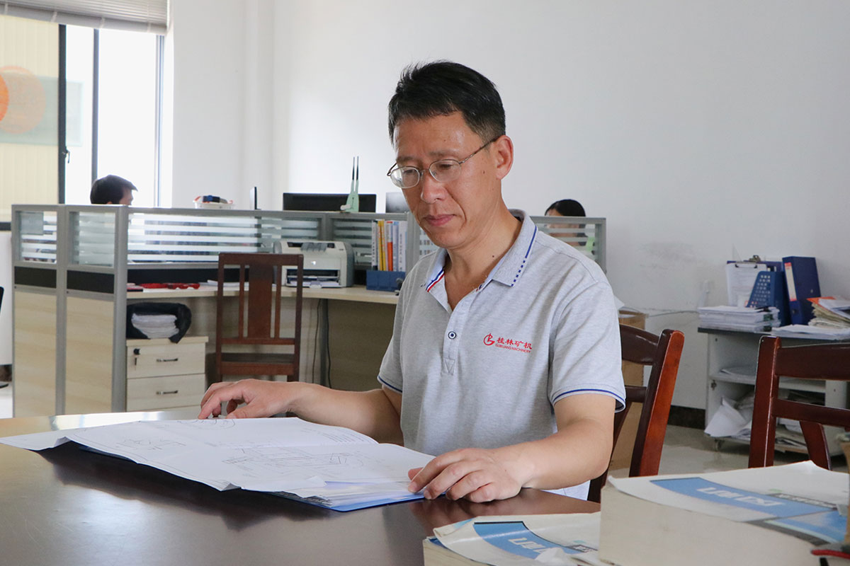 立足(zu)崗位 攻堅(jian)克難 | 桂林(lin)五一勞動(dong)獎章獲得(de)者唐義廷(ting)